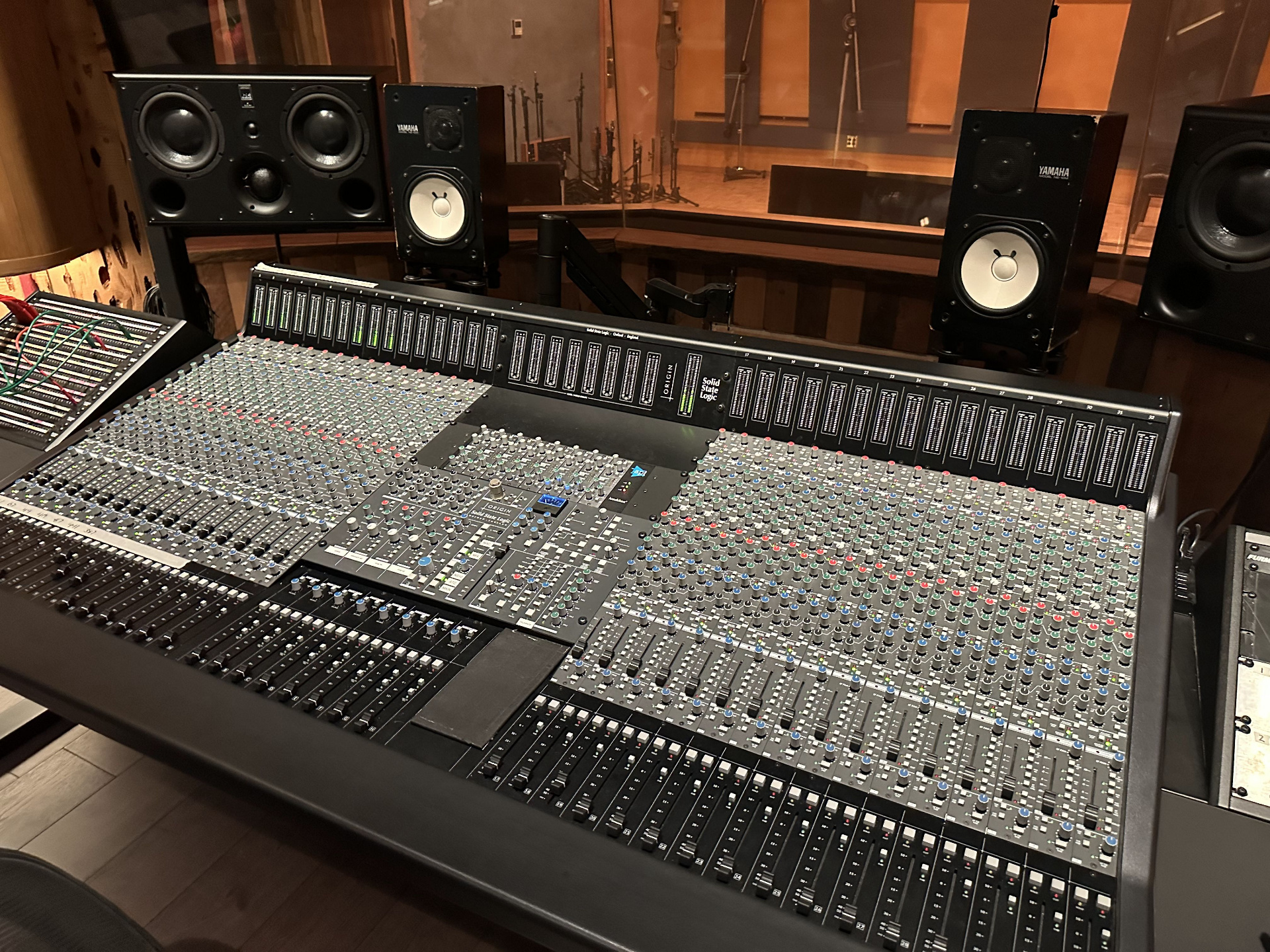 Vintage console at 2200 Bridgeway